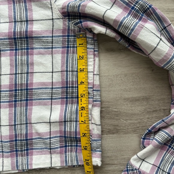 Vans Women’s Box Car Cropped Flannel Button Down Size XL - Picture 8 of 10